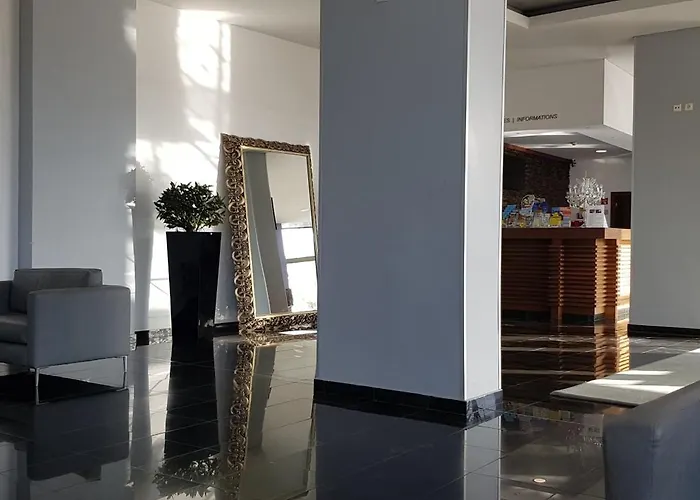 Pt Lux Collection At Oa